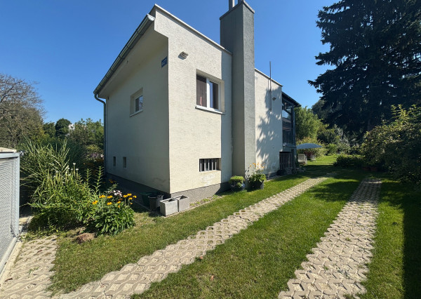 RK4 - PREDANÉ  -  CHATA S POZEMKOM BRATISLAVA - DEVÍNSKA CESTA