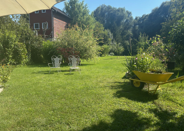 RK4 - PREDANÉ  -  CHATA S POZEMKOM BRATISLAVA - DEVÍNSKA CESTA