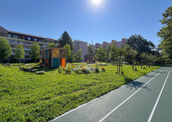 RK4 - PREDANÉ - priestranný 3 izbový byt - skvelá lokalita Vlčince