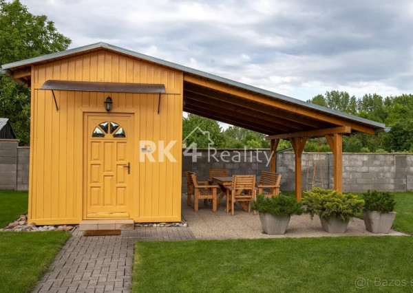 RK4 - NA PREDAJ - Krásny penzión so saunou, športovou halou a tenisovým kurtom.