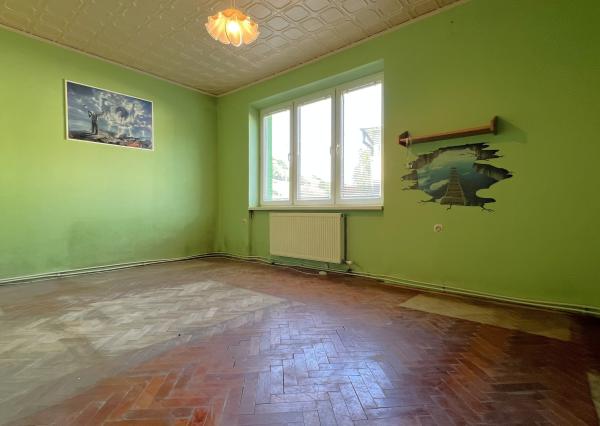 RK4 - NA PREDAJ - priestranný 3 izbový byt mimo mesta