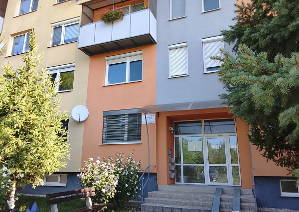 1-izbový byt  v Galante.- kúpim