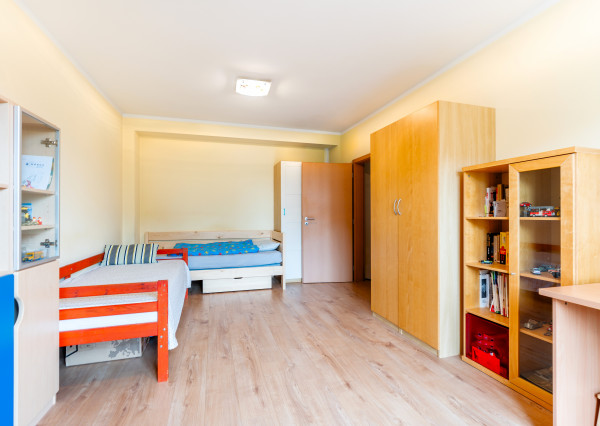 RK4 - NA PREDAJ - priestranný 4 izbový byt - Rezidencia Lesopark