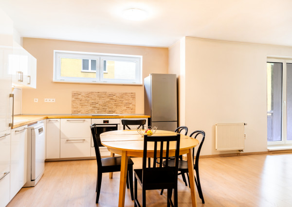 RK4 - NA PREDAJ - priestranný 4 izbový byt - Rezidencia Lesopark