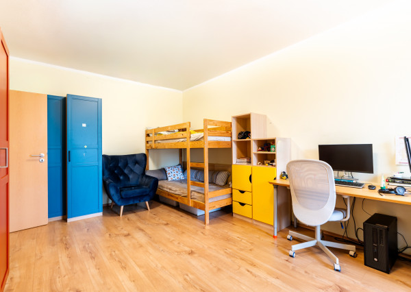 RK4 - NA PREDAJ - priestranný 4 izbový byt - Rezidencia Lesopark