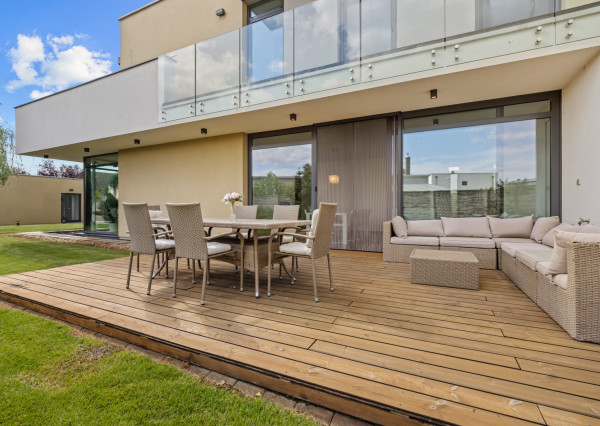 RK4  - Súkromná vila - dvojgaráž, 2 terasy (80 m²), pozemok 887 m² – Čierna Voda