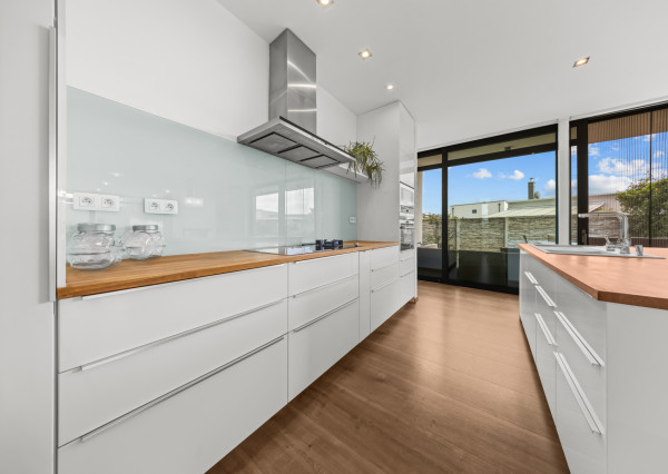 RK4  - Súkromná vila - dvojgaráž, 2 terasy (80 m²), pozemok 887 m² – Čierna Voda