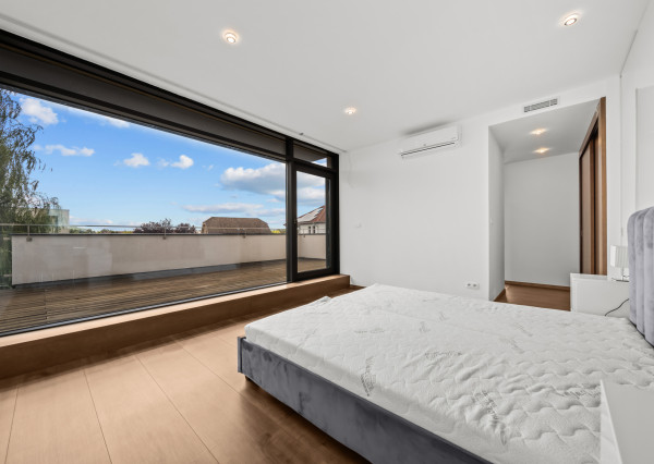 RK4  - Súkromná vila - dvojgaráž, 2 terasy (80 m²), pozemok 887 m² – Čierna Voda