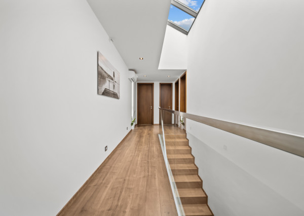 RK4  - Súkromná vila - dvojgaráž, 2 terasy (80 m²), pozemok 887 m² – Čierna Voda