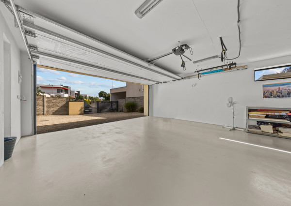 RK4  - Súkromná vila - dvojgaráž, 2 terasy (80 m²), pozemok 887 m² – Čierna Voda