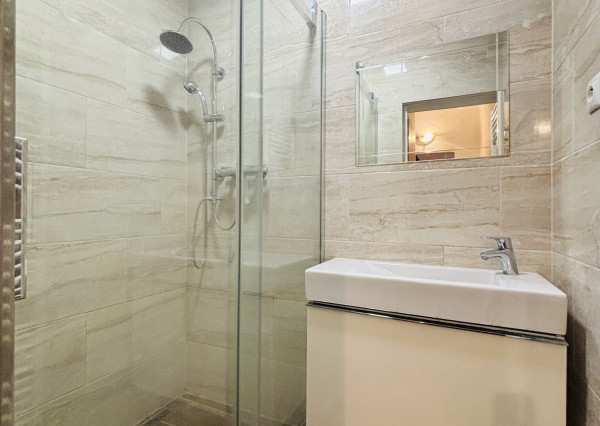 RK4 - NA PREDAJ - 2 izbový byt  RUŽINOV - ŠTRKOVEC