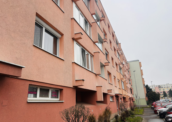 RK4 - NA PREDAJ  3izbový byt   LATORICKÁ   BRATISLAVA