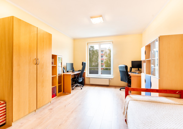 RK4 - NA PREDAJ - priestranný 4 izbový byt - Rezidencia Lesopark