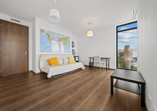 RK4  - Súkromná vila - dvojgaráž, 2 terasy (80 m²), pozemok 887 m² – Čierna Voda