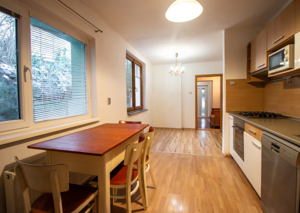 RK4 - NA PREDAJ - 3 izbový byt - Staré Mesto