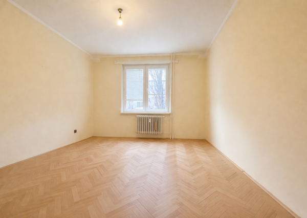 RK4 - Na predaj 3izbový byt pôvodný stav Ružinov  - Štrkovec