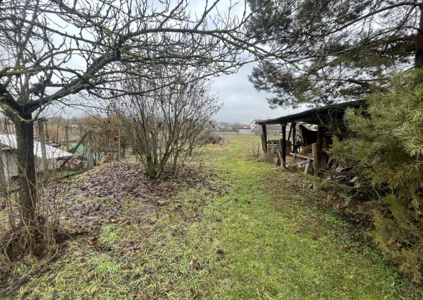 RK4- NA PREDAJ . Rodinný dom s krásnym pozemkom - Kamenný Most