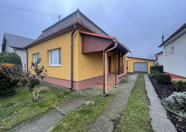 RK4 - NA PREDAJ - Rodinný dom na rekonštrukciu aj na okamžité bývanie  - Iža