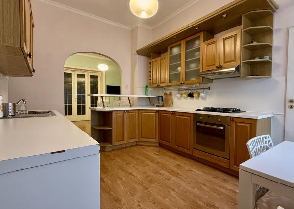 RK4 - PREDAJ - 5 izbový byt na ul. Obchodná, Bratislava