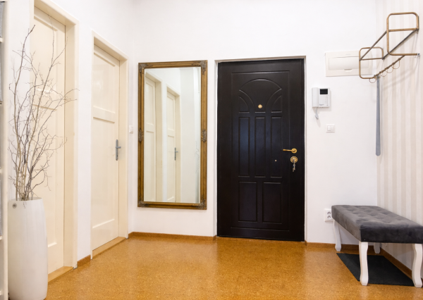 RK4 -  NA PRENÁJOM - Priestranný 2izbový byt BA - Staré Mesto