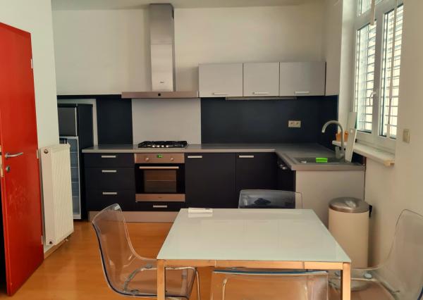 RK4 - NA PRENÁJOM - Priestranný 3 izbový byt Bratislava - Staré Mesto