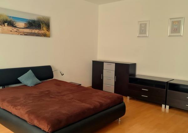 RK4 - NA PRENÁJOM - Priestranný 3 izbový byt Bratislava - Staré Mesto