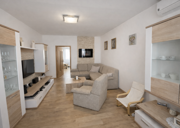 RK4 - NA PREDAJ - 3 izbový byt v lukratívnej časti Nových Zámkov