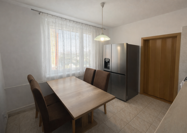 RK4 - NA PREDAJ - 3 izbový byt v lukratívnej časti Nových Zámkov