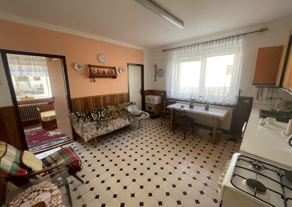 RK4 - NA PREDAJ - Rodinný dom na peknom vyvýšenom kopci vo Veľkých Kostoľanoch