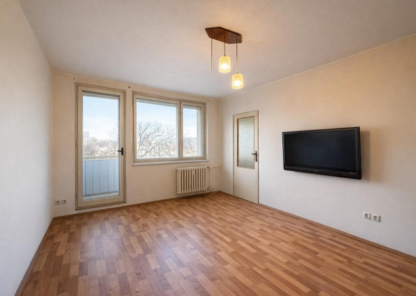 RK4 - PREDANÉ - 1 izbový byt Karloveská ul. - Bratislava