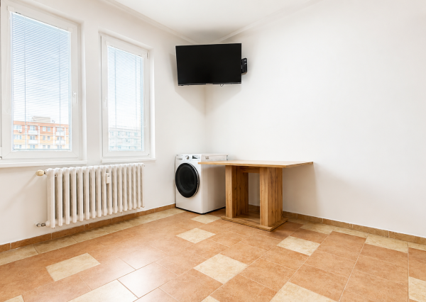 RK4 - PREDAJ - priestranný 2 i. byt / prerobený z 2,5 i. bytu s loggiou