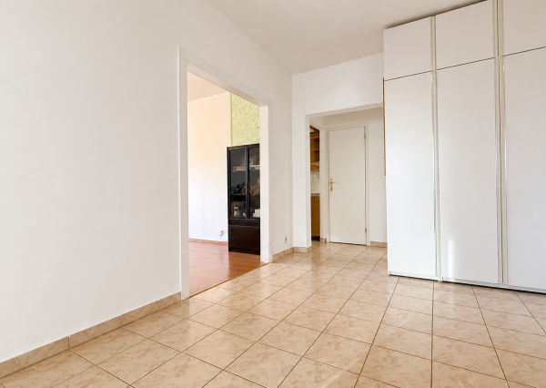 RK4 - PREDAJ - priestranný 3 i. byt - 2 x loggia - Karlová Ves