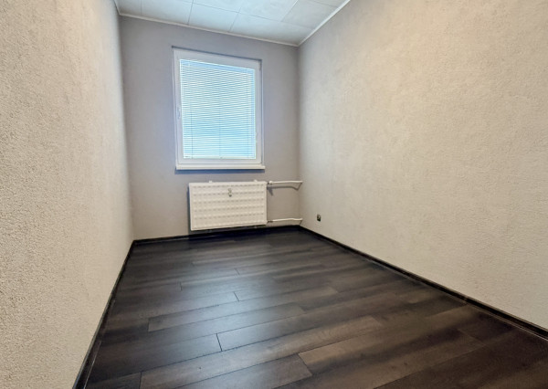 RK4 - PREDAJ - 3 izbový byt-loggia- francúzke okno