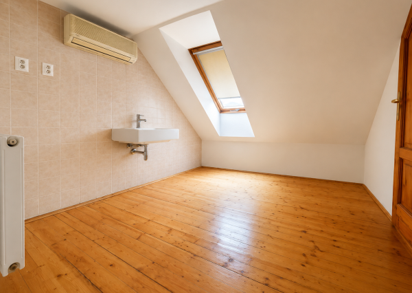 RK4 - PREDAJ -  4 izbový svetlý  byt  137 m² - loggia - Dulovo námestie