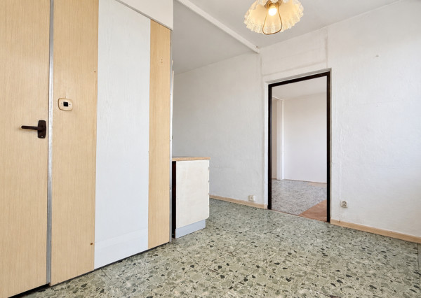 RK4 - PREDAJ - Priestranný 2-izbový byt s balkónom v Žiline – Vlčince, Dobšinského ulica