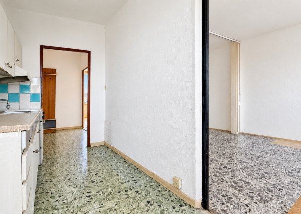 RK4 - PREDAJ - Priestranný 2-izbový byt s balkónom v Žiline – Vlčince, Dobšinského ulica
