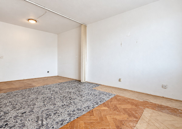 RK4 - PREDAJ - Priestranný 2-izbový byt s balkónom v Žiline – Vlčince, Dobšinského ulica
