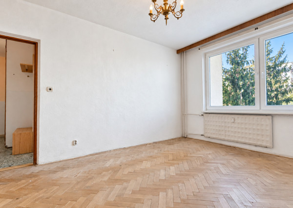 RK4 - PREDAJ - Priestranný 2-izbový byt s balkónom v Žiline – Vlčince, Dobšinského ulica