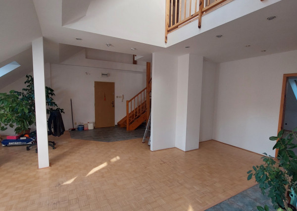 RK4 - NA PREDAJ - 4 izbový mezonet Dulovo námestie, Bratislava