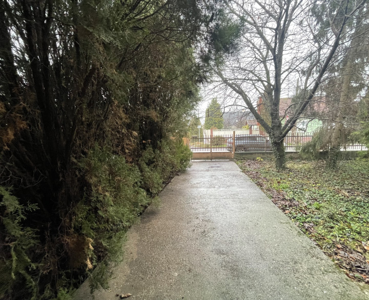 RK4 - NA PREDAJ - Poschodový dvojgeneračný rodinný dom v Galante