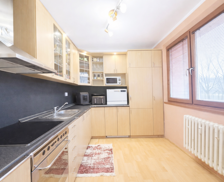 RK4 - NA PREDAJ  3izbový byt   LATORICKÁ   BRATISLAVA