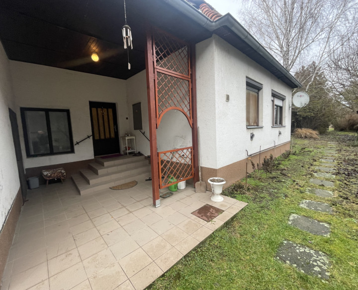 RK4- NA PREDAJ . Rodinný dom s krásnym pozemkom - Kamenný Most