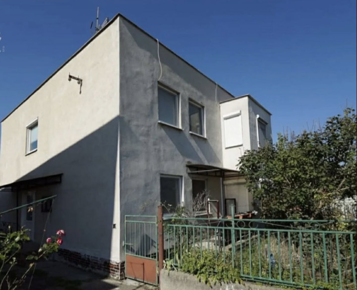 RK4 - NA PREDAJ - Poschodový rodinný dom v tichej lokalite obce Patince okr. Komárno