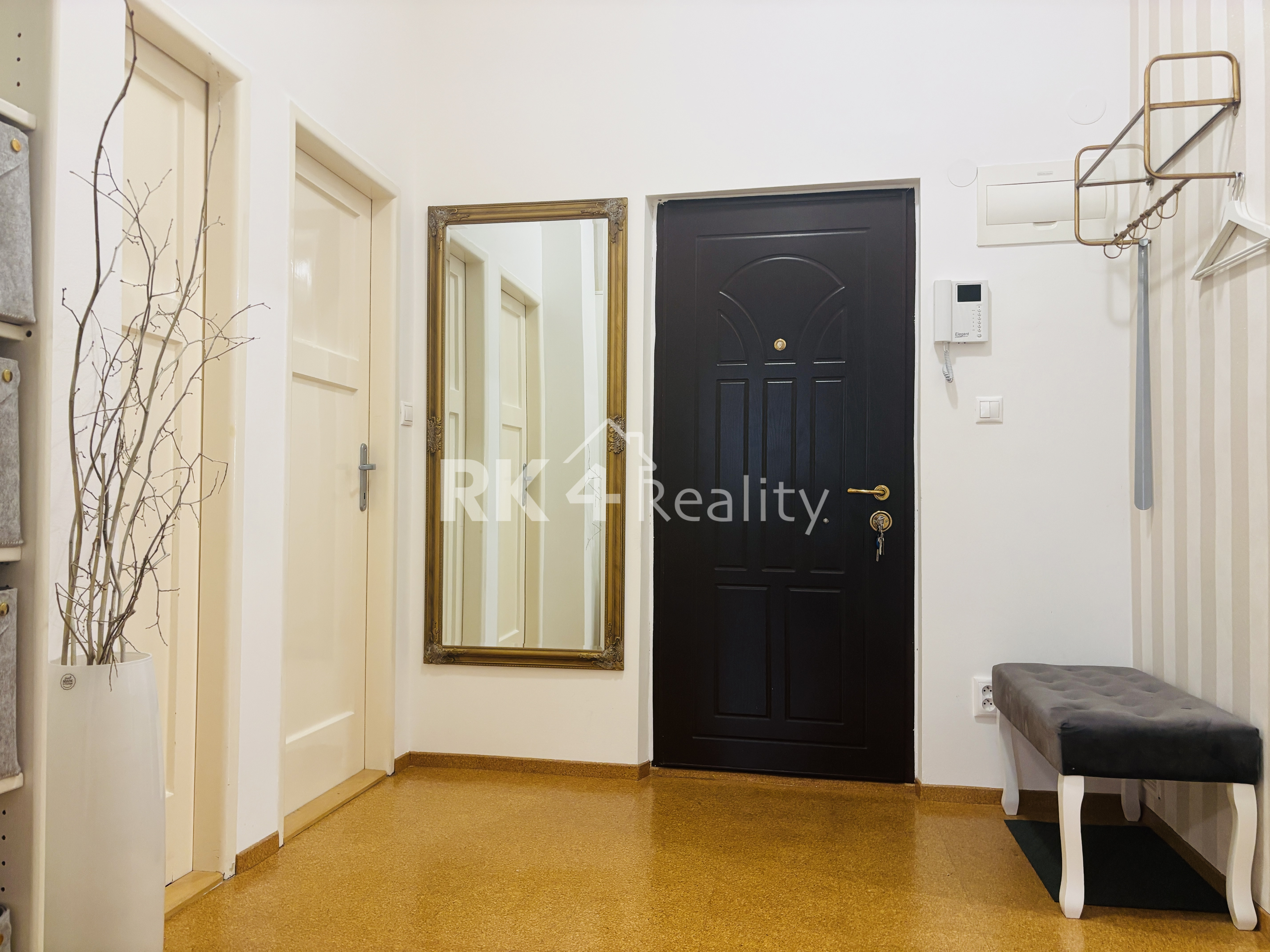 RK4 -  NA PRENÁJOM - ŠTÝLOVÝ 2 izb. BYT  BRATISLAVA - GORKÉHO