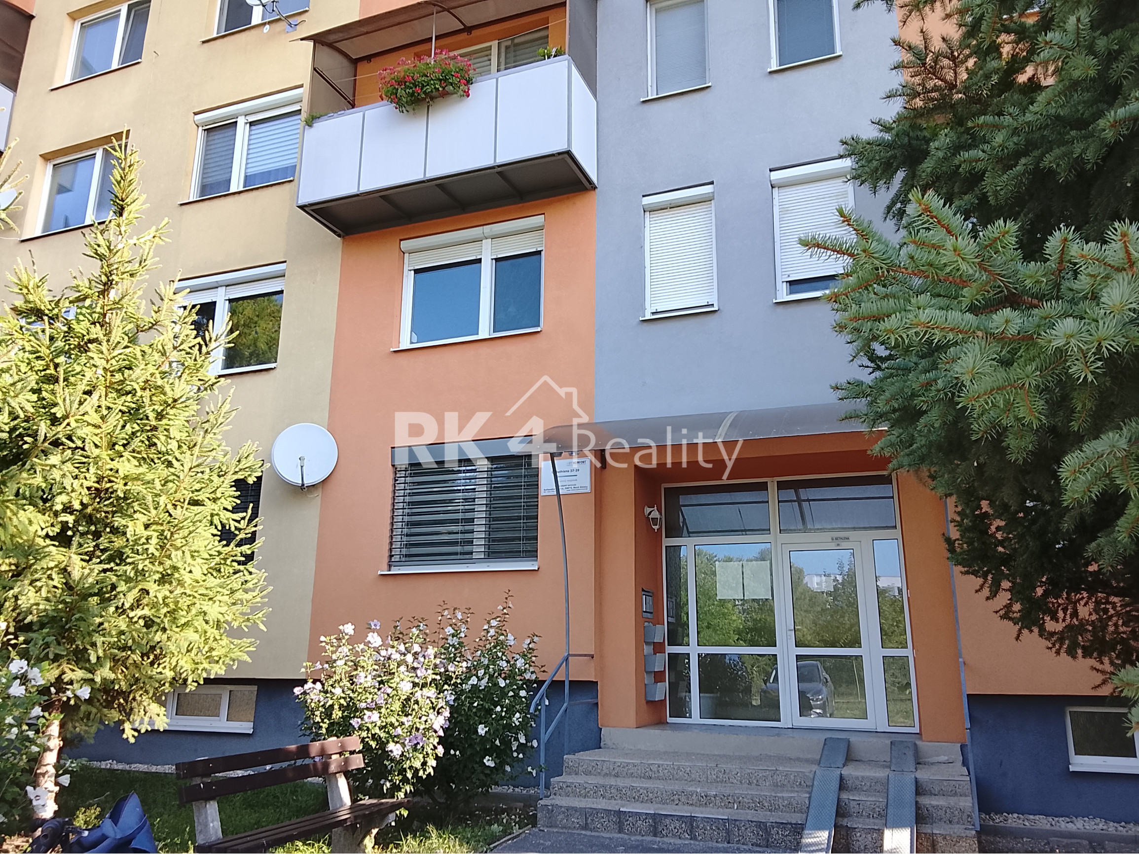 1-izbový byt  v Galante.- kúpim