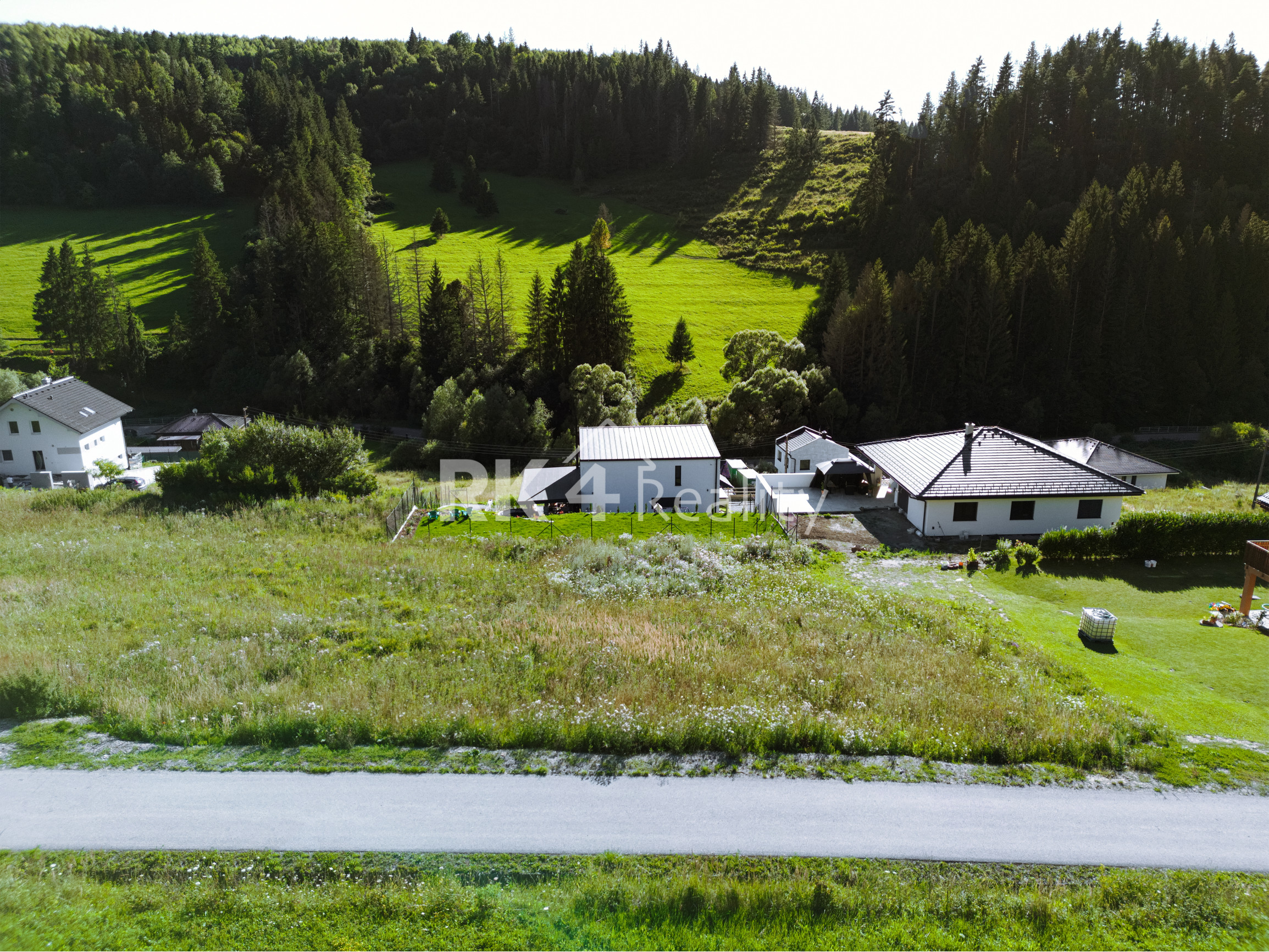 RK4 - NA PREDAJ - Slnečný stavebný pozemok - Snežnica