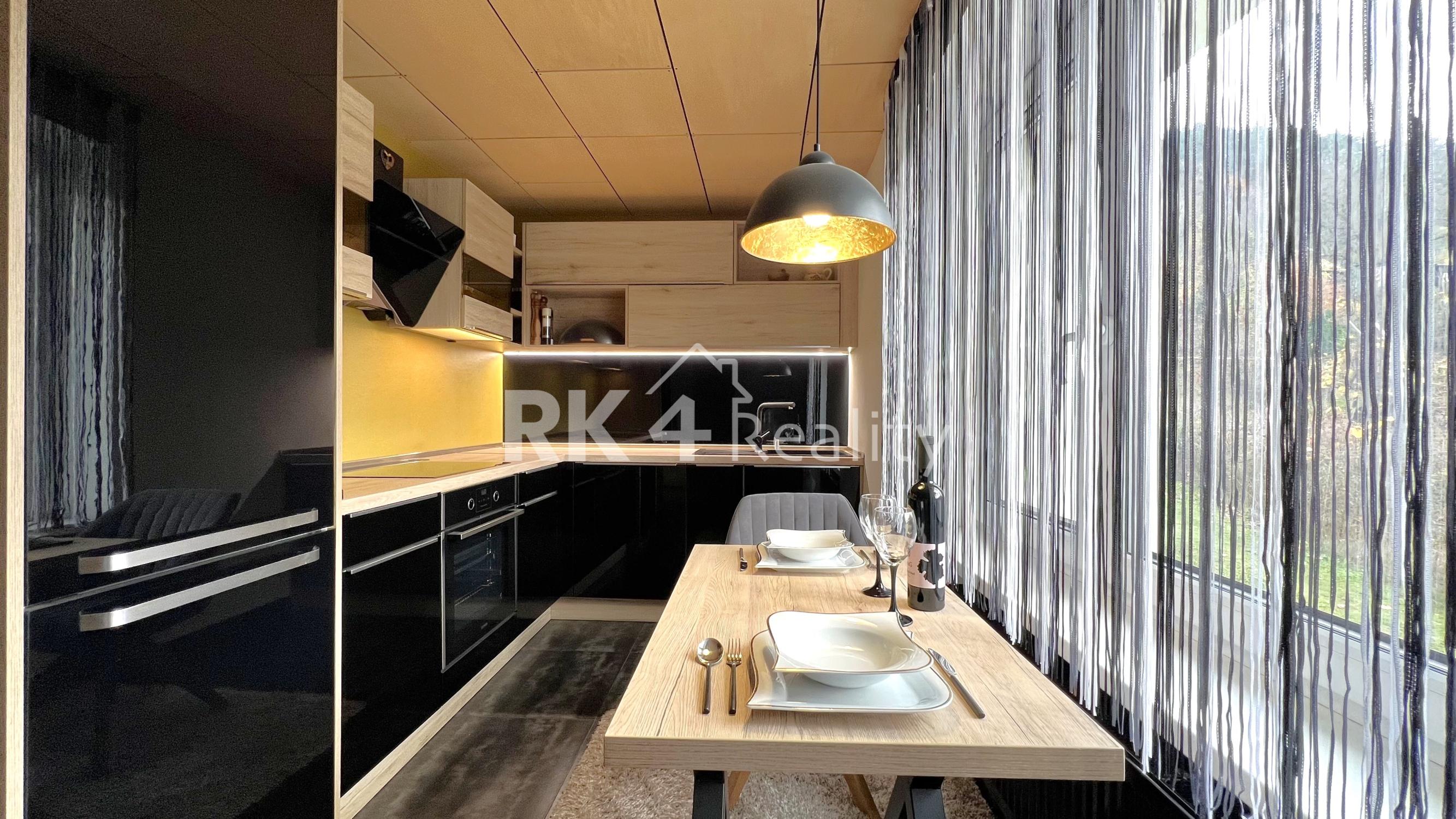 RK4 - PREDANÉ - Krásny 2 izbový byt Lánska - Považská Bystrica