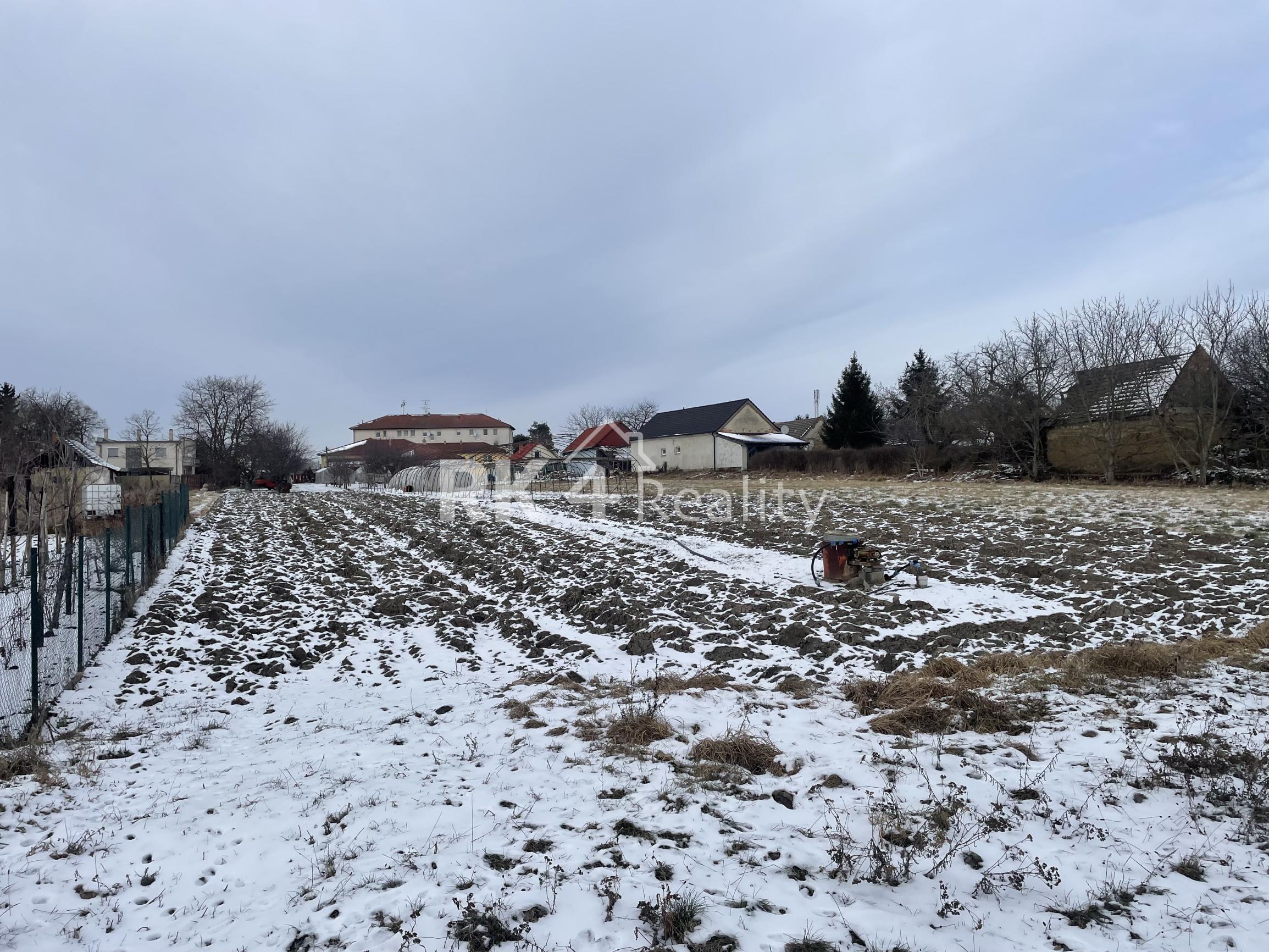 RK4 - NA PREDAJ - Stavebný pozemok na výstavbu rodinného domu - Žiharec - 700m2