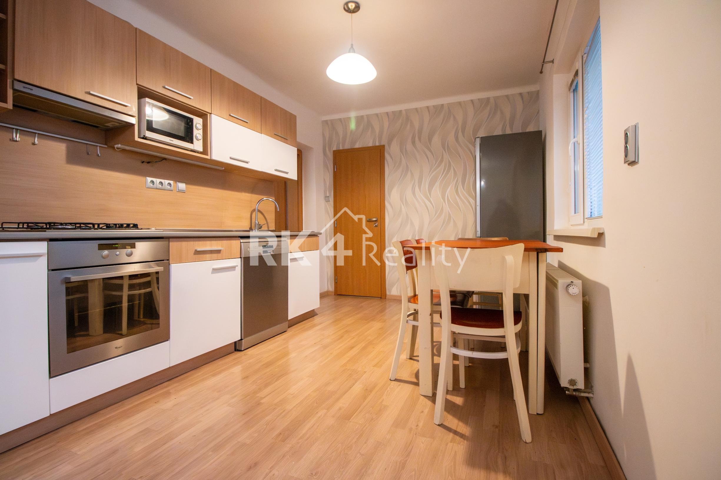 RK4 - NA PREDAJ - 3 izbový byt - Staré Mesto