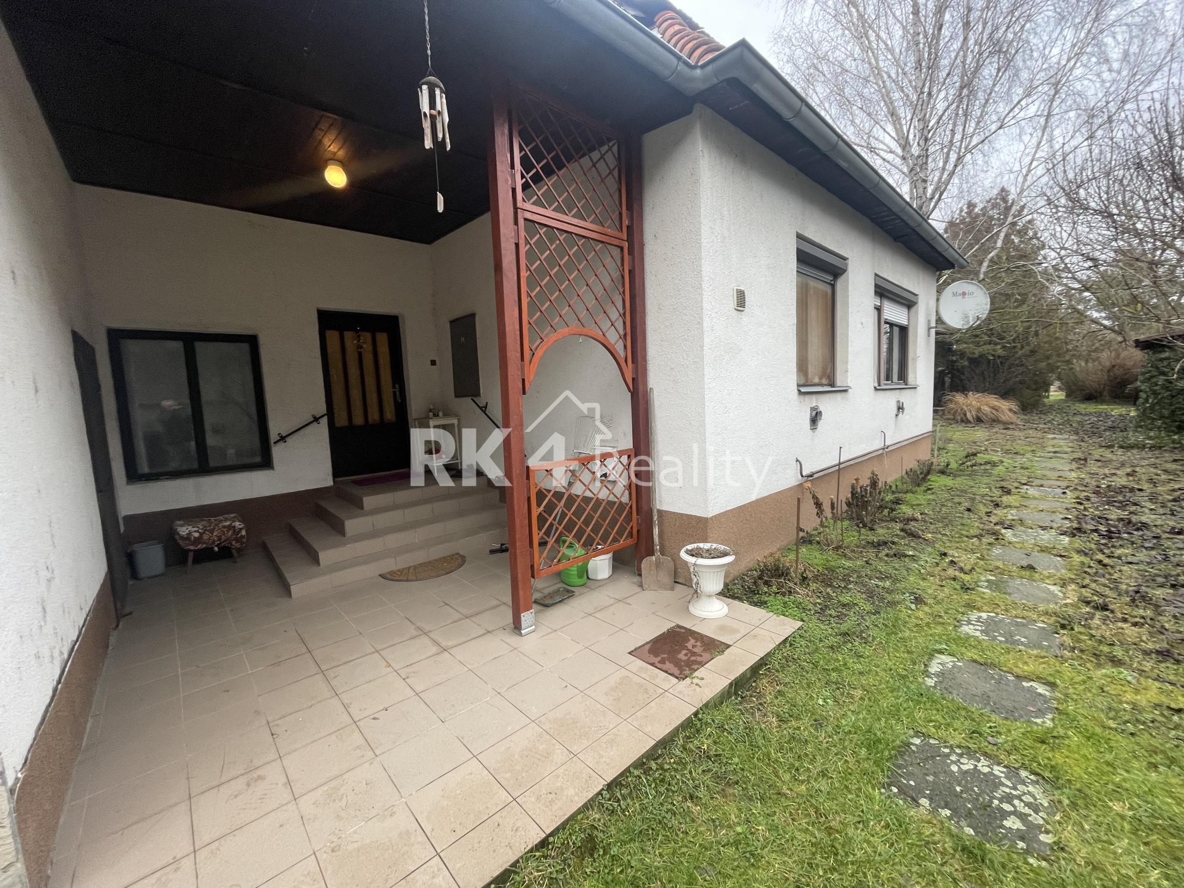 RK4- NA PREDAJ . Rodinný dom s krásnym pozemkom - Kamenný Most